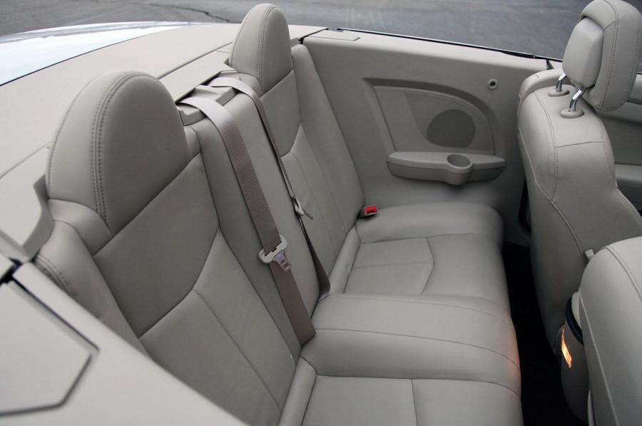  Chrysler 200 Convertible 2011 года  (фото 25 из 73)